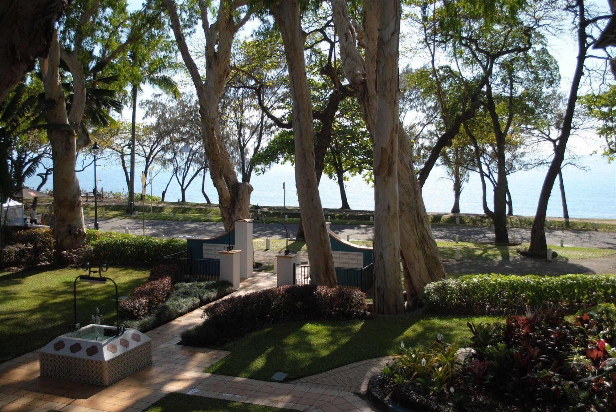 Beachview Apartments At Villa Paradiso 팜코브 외부 사진