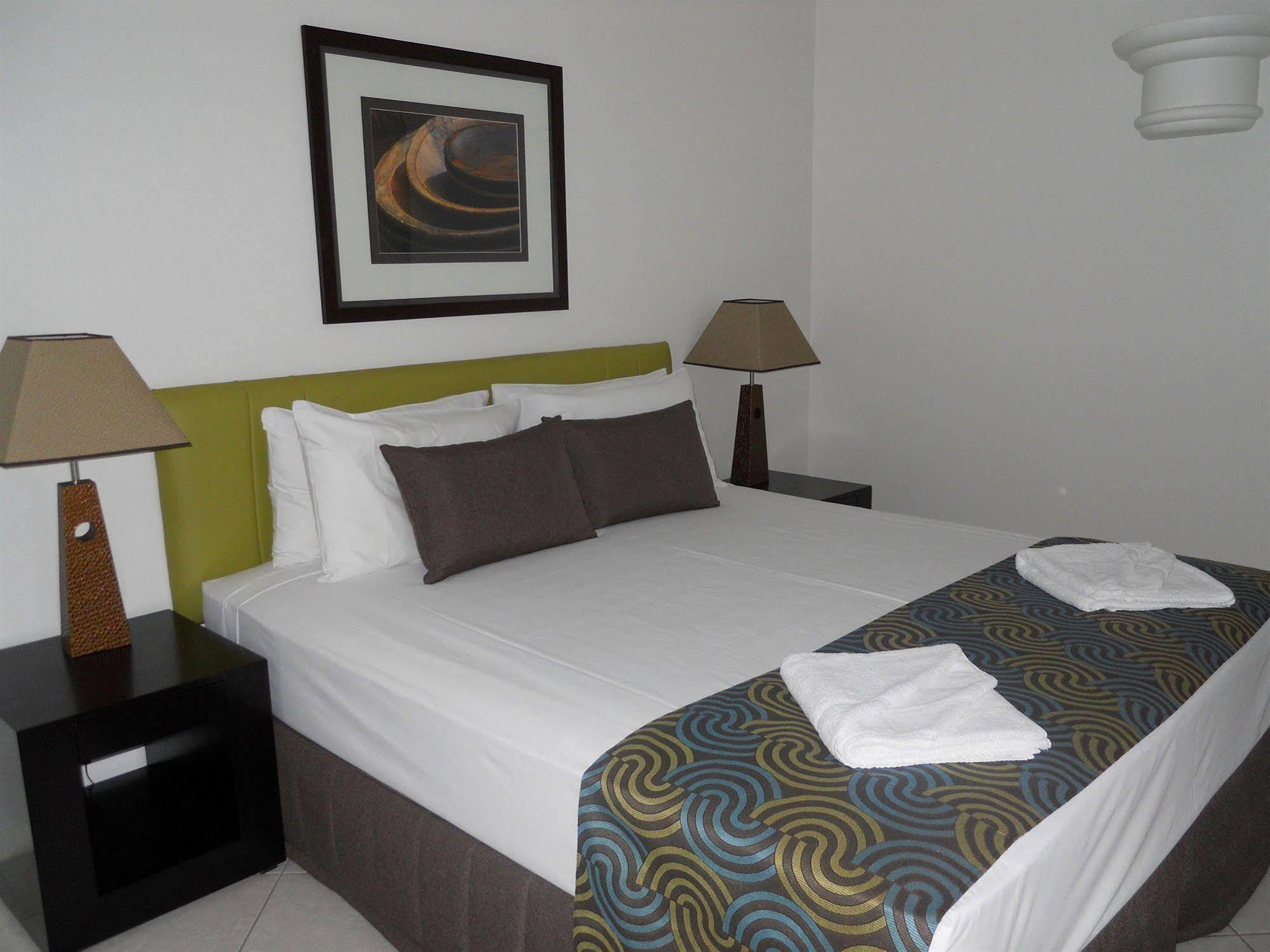 Beachview Apartments At Villa Paradiso 팜코브 외부 사진
